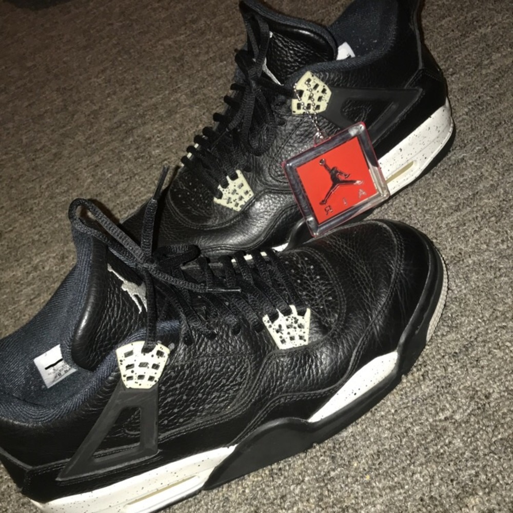 Air Jordan Retro 4 Oreo Size 9